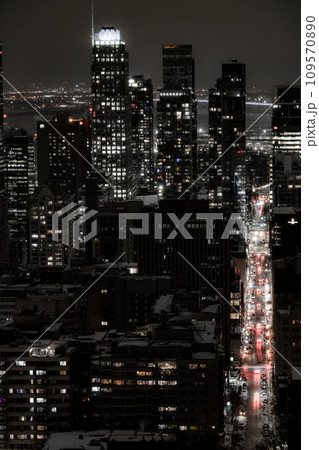 モントリオールの夜景（コンディアロンク） 109570890