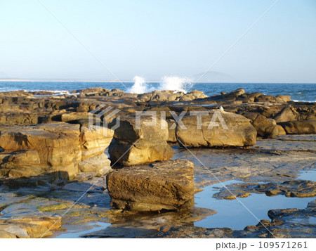 The rocky beach of Mooloolaba, Queensland, Sunshine Coast, Australia in the morning. 109571261