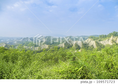 台湾高雄市・「田寮月世界」の山並み / Kaohsiung, Taiwan 109571723