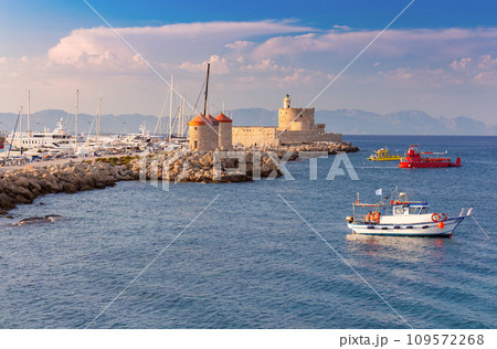 Fishing boats in Mandrak harbor on Rhodes island. 109572268