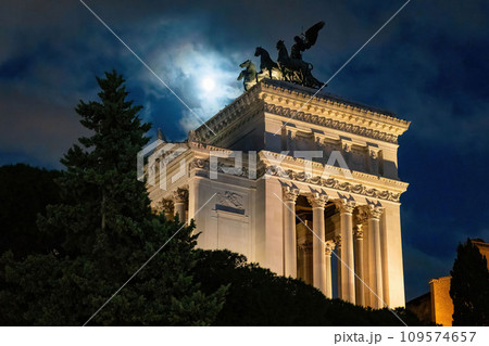 Scenic view of The Quadriga of Liberty on the Vittoriano 109574657