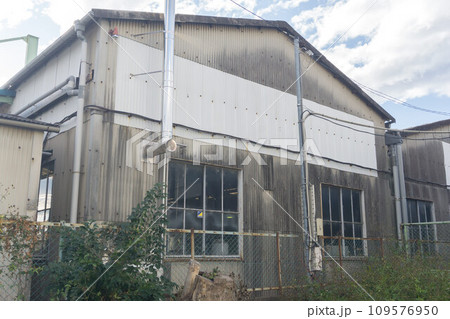 波板の外壁　トタン板外壁 109576950