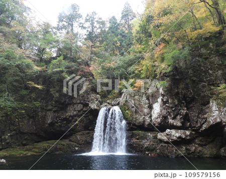 三段峡の美しい風景　11月 109579156