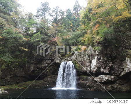三段峡の美しい風景　11月 109579157