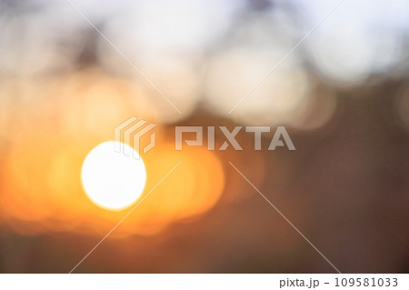 玉ボケの落ち着いた抽象的な背景イメージ素材 玉ボケの落ち着いた抽象的な背景イメージ素材 109581033