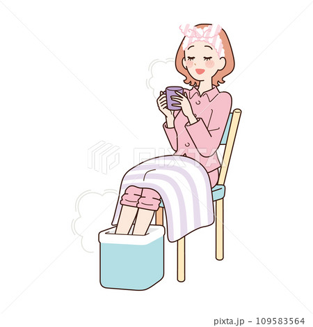 足湯をしてリラックスする女性 109583564
