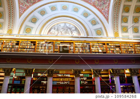 フィンランド・ヘルシンキ　国立図書館・ホール 109584268