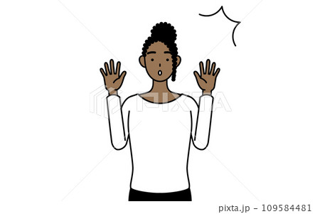 驚いて手を上げるアフリカ系女性 109584481