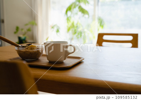 コーヒーとシリアルの食事 109585132
