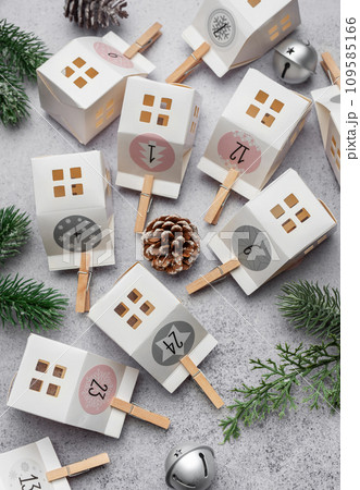 Advent calendar, Christmas gifts 109585166