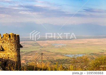tower of Signagi wall over Alazan valley at sunset 109590868