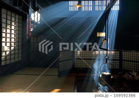 妻籠宿　脇本陣奥谷の斜光 109592366