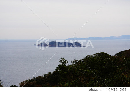 長崎県　平戸市　中江ノ島 109594291