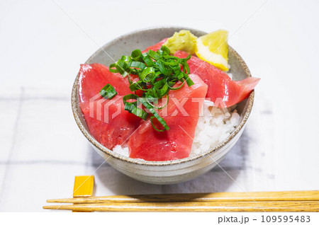 マグロ丼 109595483