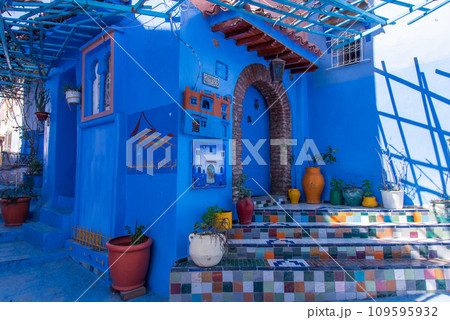 北アフリカモロッコの青の町シャフシャウエン 109595932