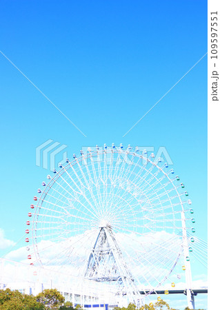 大阪府大阪市、天保山大観覧車の風景 109597551