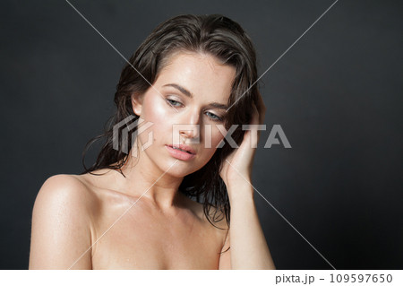 Pretty female model with natural makeup and healthy clear fresh skin portrait. 109597650