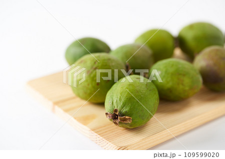 フェイジョア　白バック 109599020