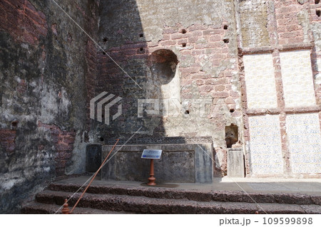 インド　世界遺産ゴアの教会群と修道院群　セントオーガスチンタワー 109599898