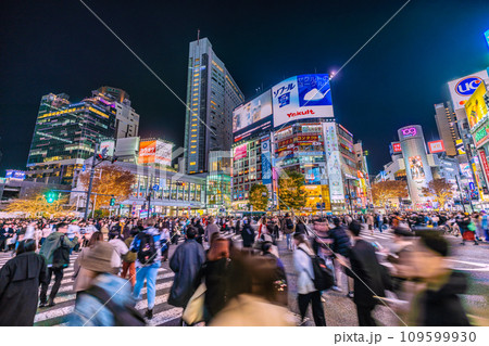日本の東京都市景観 師走の慌ただしさ…賑わう渋谷。光と闇の交錯…叡智の時代、新年に希望の光を…=9日 日本の東京都市景観 師走の慌ただしさ…賑わう渋谷。光と闇の交錯…叡智の時代、新年に希望の光を…=9日 109599930