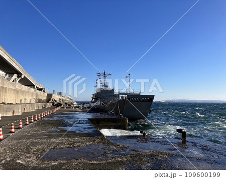 千葉県誕生百五十周年記念スペシャルデイ_海上自衛輸送艇二号_艦艇一般公開 109600199