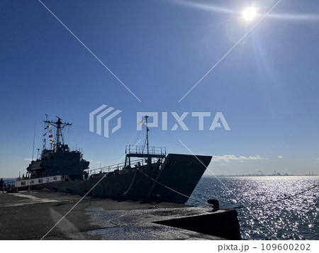 千葉県誕生百五十周年記念スペシャルデイ_海上自衛輸送艇二号_艦艇一般公開 109600202