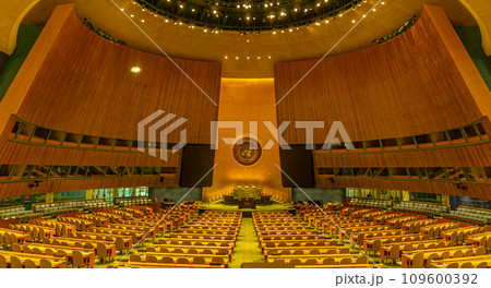 ニューヨーク国連本部ビルの議会ホール 109600392