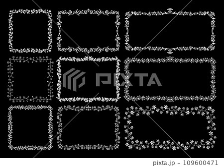 アンティークな四角フレームイラストセット（黒背景） 109600471