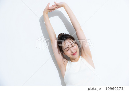 スポーツウェアの女性　　　 109601734