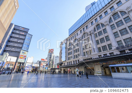 大阪市中央区難波 南海なんば駅前のなんば広場 大阪市中央区難波 南海なんば駅前のなんば広場 109602475