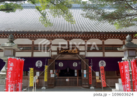お寺（豊川稲荷、万燈堂　愛知県 豊橋市） 109603624