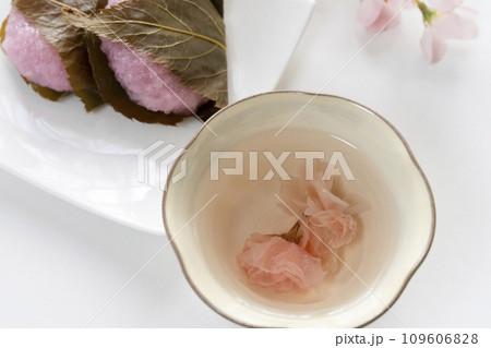 桜茶 さくら餅 道明寺 桜の花 桜茶 さくら餅 道明寺 桜の花 109606828