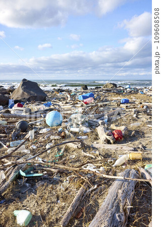 海洋ゴミ　漂着ゴミ 109608508