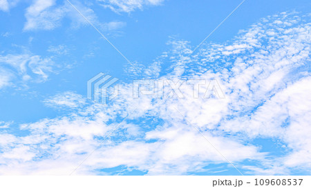 爽やかな青空背景(16:9) 爽やかな青空背景(16:9) 109608537