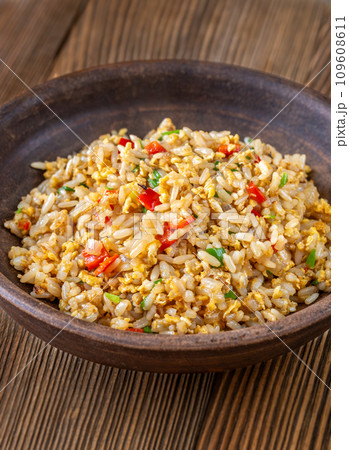 Egg fried rice 109608611