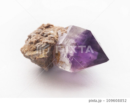 アメジストのポイント 母岩付き(紫水晶) アメジストのポイント 母岩付き(紫水晶) 109608852