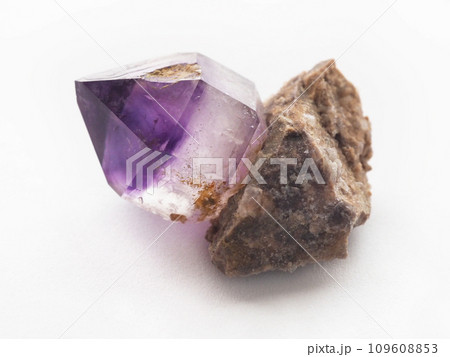 アメジストのポイント 母岩付き(紫水晶) アメジストのポイント 母岩付き(紫水晶) 109608853