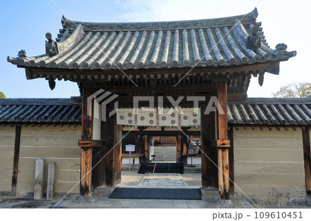 世界遺産 聖徳宗総本山法隆寺東院 四脚門 世界遺産 聖徳宗総本山法隆寺東院 四脚門 109610451