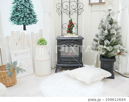 ナチュラルインテリア 暖炉とアンティーク雑貨 ナチュラルインテリア 暖炉とアンティーク雑貨 109612684