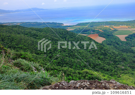 石垣島、野底岳からの風景 石垣島、野底岳からの風景 109616851