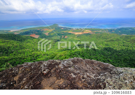 石垣島、野底岳からの風景 石垣島、野底岳からの風景 109616883
