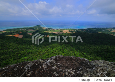 石垣島、野底岳からの風景 石垣島、野底岳からの風景 109616884