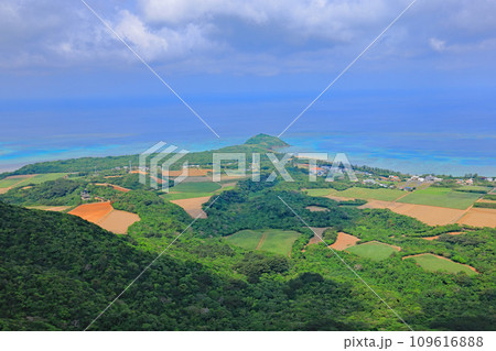 石垣島、野底岳からの風景 石垣島、野底岳からの風景 109616888