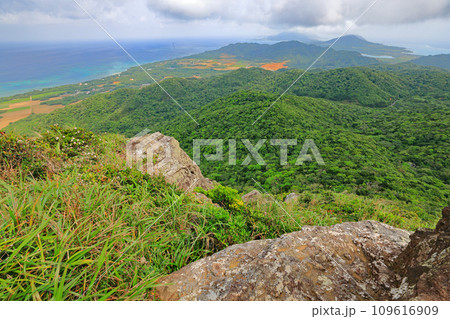 石垣島、野底岳からの風景 石垣島、野底岳からの風景 109616909