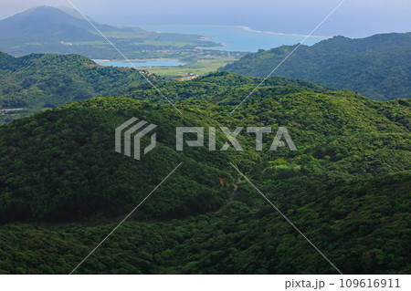 石垣島、野底岳からの風景 石垣島、野底岳からの風景 109616911