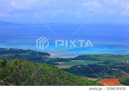 石垣島、野底岳からの風景 石垣島、野底岳からの風景 109616916