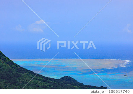 石垣島、野底岳展望台からの風景 石垣島、野底岳展望台からの風景 109617740