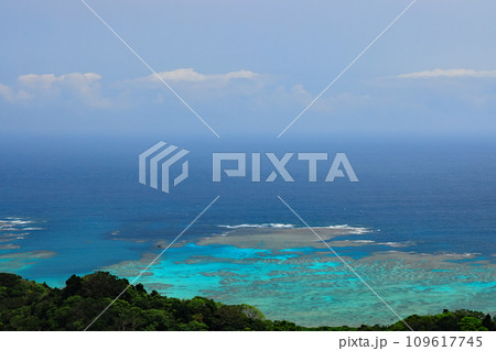 石垣島、野底岳展望台からの風景 石垣島、野底岳展望台からの風景 109617745