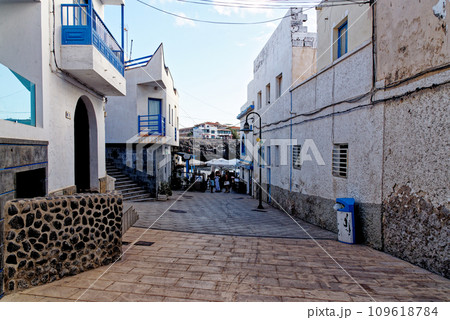 Side street in El Cotillo, Fuerteventura, Canary Island 109618784