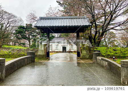 旧第六旅団司令部庁舎 門 石川県金沢市 雨天 旧第六旅団司令部庁舎 門 石川県金沢市 雨天 109619761